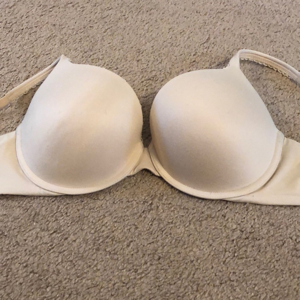 Victoria Secret Body by Victoria 34DD